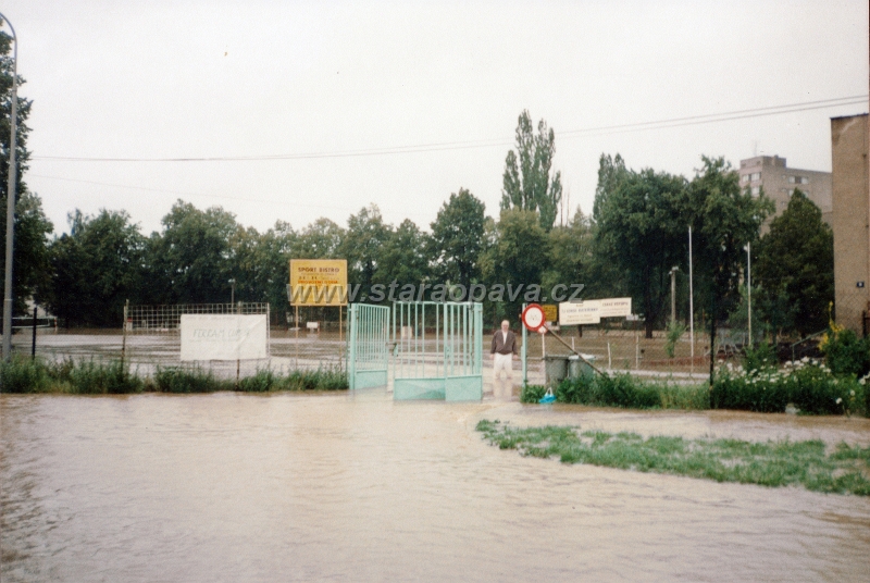 skody1997 (10).jpg - Povodně 1997 - Fugnerova ulice